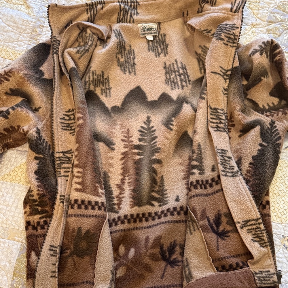 Tradition Country Collection Vintage Brown and Tan Mountain Print Fleece Jacket - Picture 7 of 10
